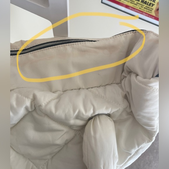 Zara Off White Quilted Tote w/ Removable Strap - Picture 6 of 9